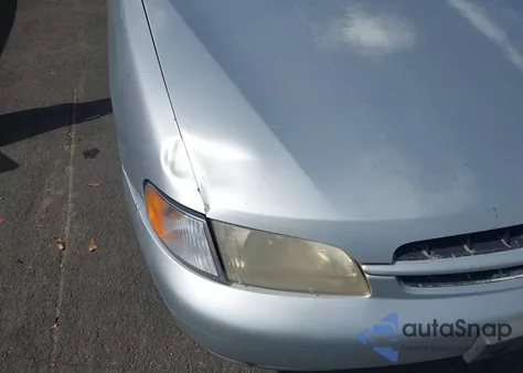 1998 Nissan Altima Gle/Gxe/Se/Xe z USA, uszkodzony, nr VIN 1N4DL01D5WC218779